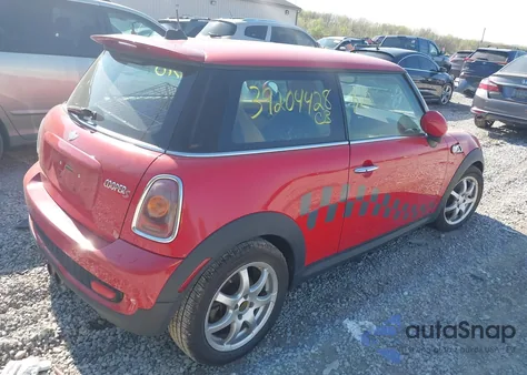 2010 Mini Cooper S из США, поврежденный, VIN WMWMF7C56ATZ34628